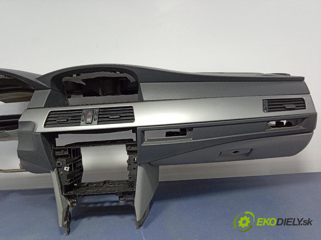 Bmw Seria 5 2005 kokpit,pristrojová doska 7156287