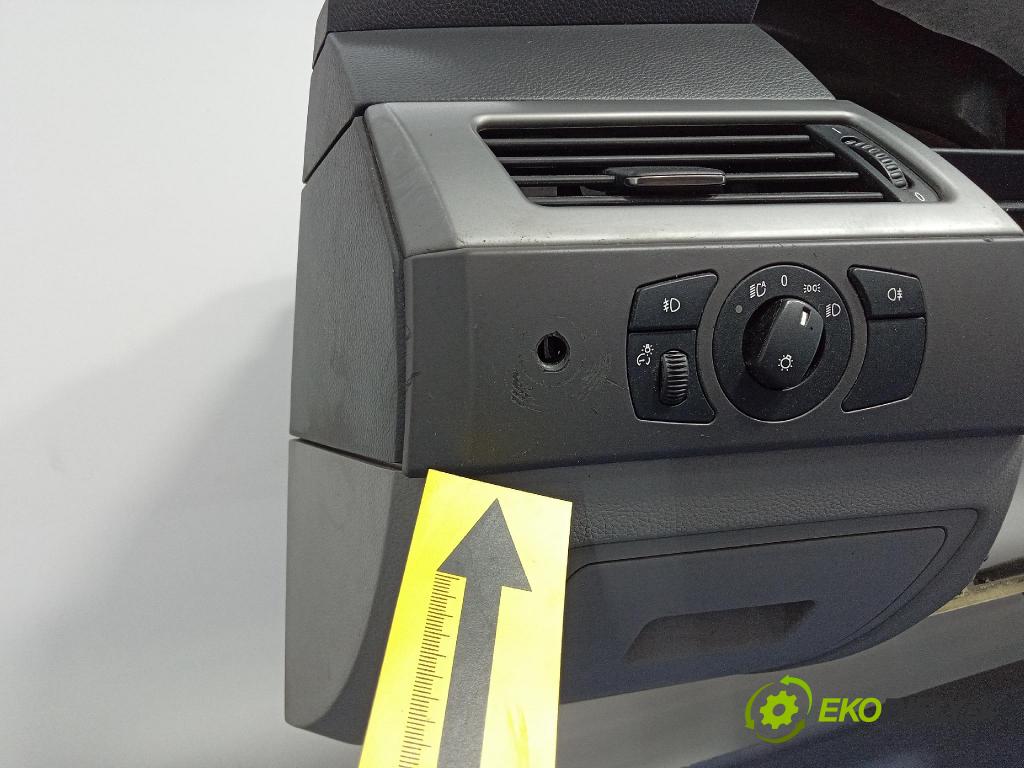 Bmw Seria 5 2005 kokpit,pristrojová doska 7156287
