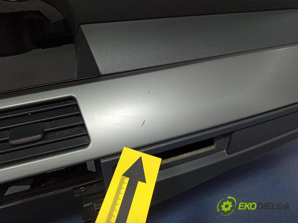 Bmw Seria 5 2005 kokpit,pristrojová doska 7156287