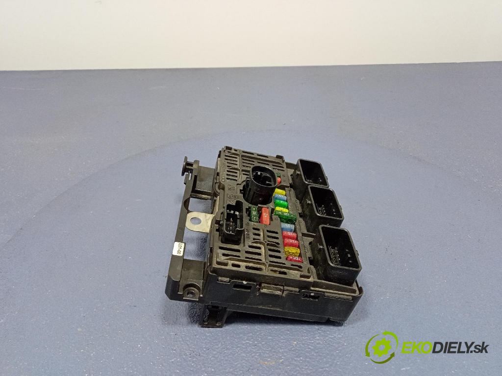 Peugeot 407 2005 skrinka Poistky: 9656086080