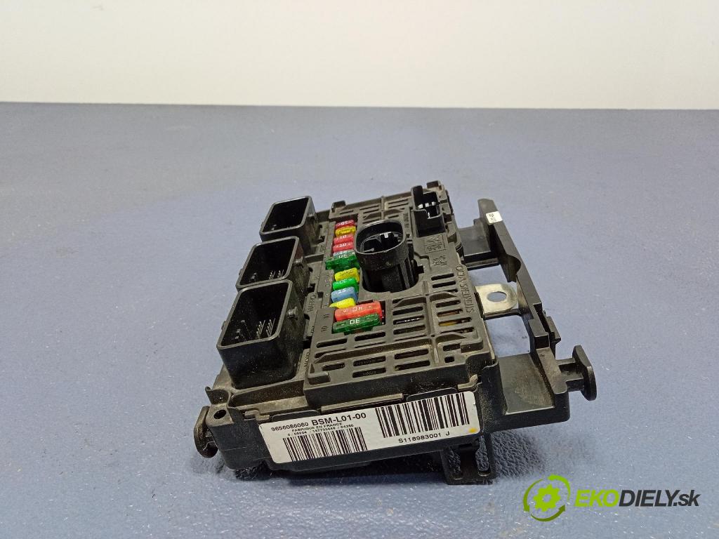 Peugeot 407 2005 skrinka Poistky: 9656086080