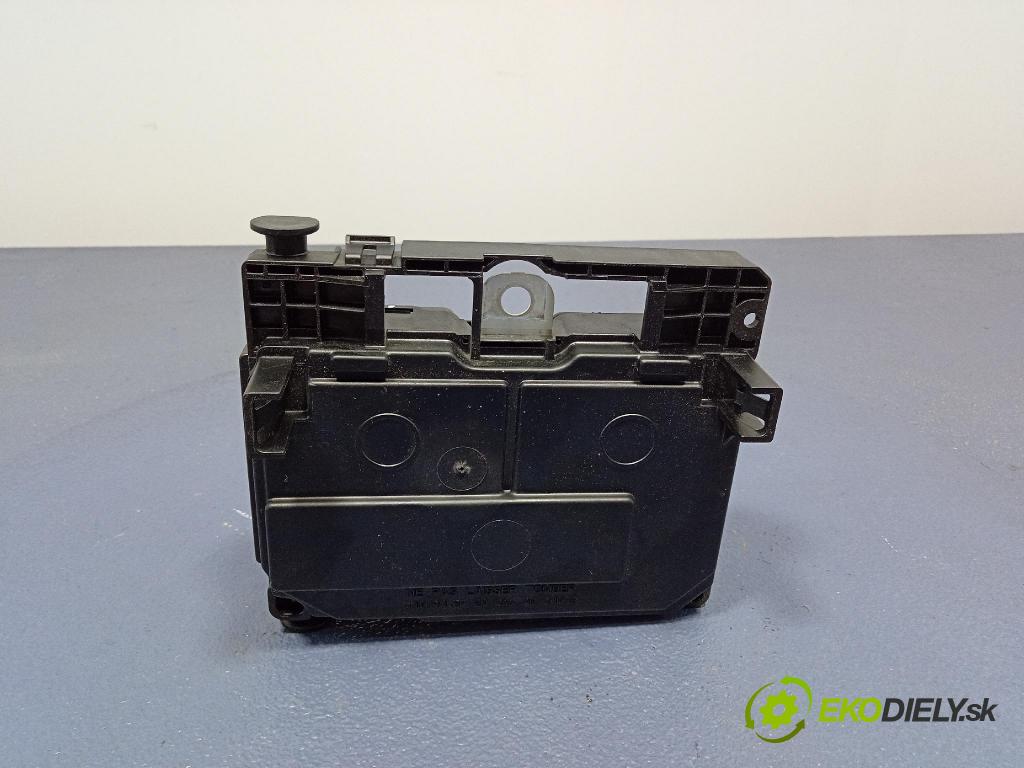 Peugeot 407 2005 skrinka Poistky: 9656086080