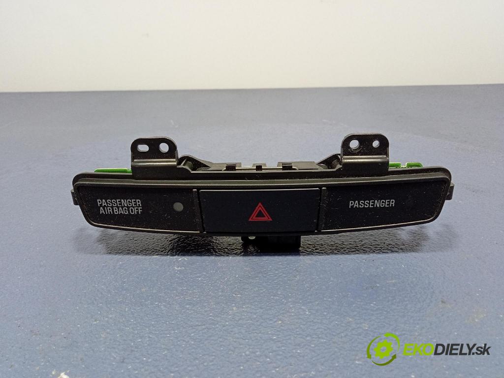 Mitsubishi Lancer 2011 prepínač svetiel NÚDZA: