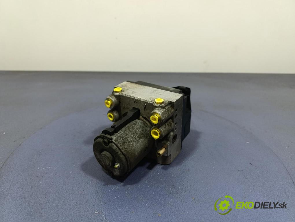 Audi A6 1996 čerpadlo ABS x 8B0614111