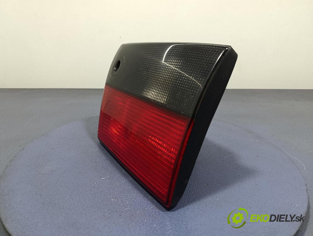 Saab 9-5 2001 svetlo / reflektor zad Prava: Vnútri: