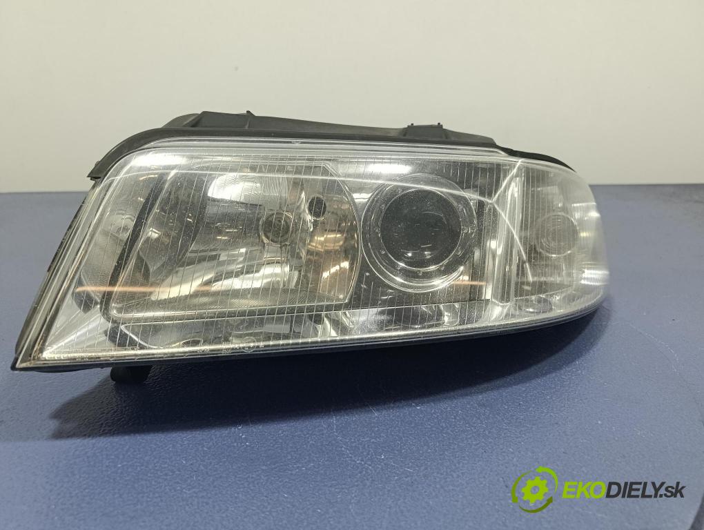 Audi A4 2000 Reflektor: Vľavo: 8D0941003AK