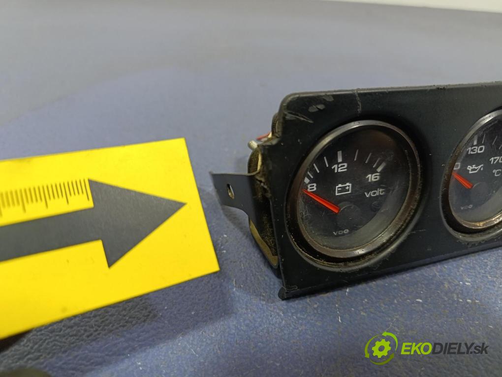 Audi 80 1994 Přístrojová deska 893863159