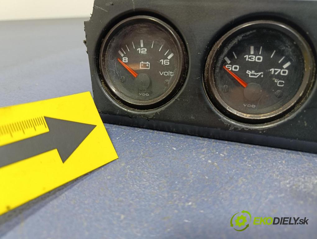 Audi 80 1994 Přístrojová deska 893863159
