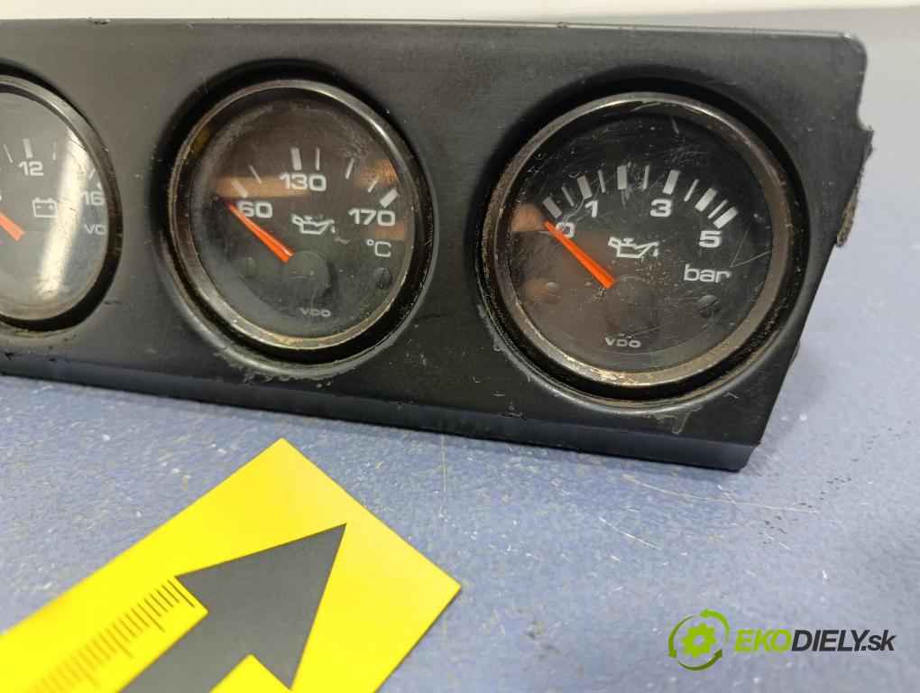 Audi 80 1994 Přístrojová deska 893863159