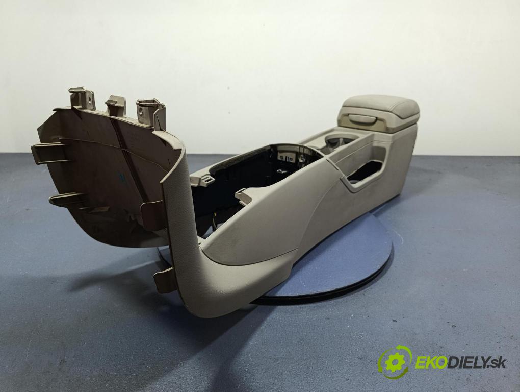 Volvo V50 2005 tunel Stredný: 8687408