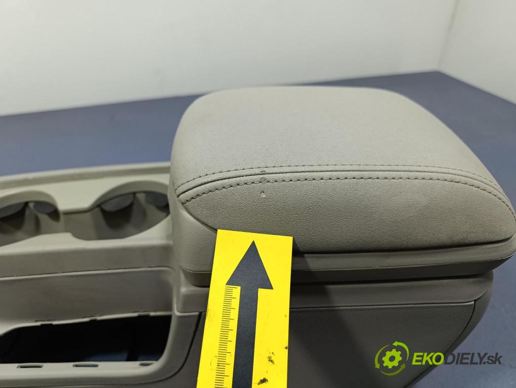Volvo V50 2005 tunel Stredný: 8687408