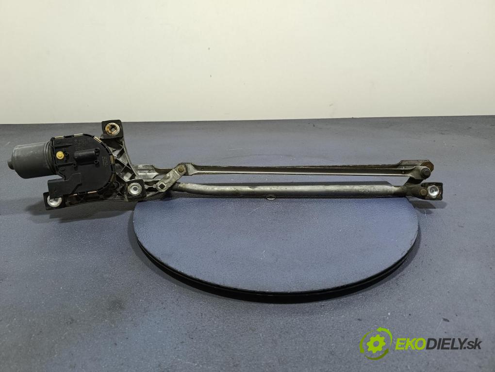 Volvo V50 2005 mechanizmus motor: Stierače: Predné 30699342