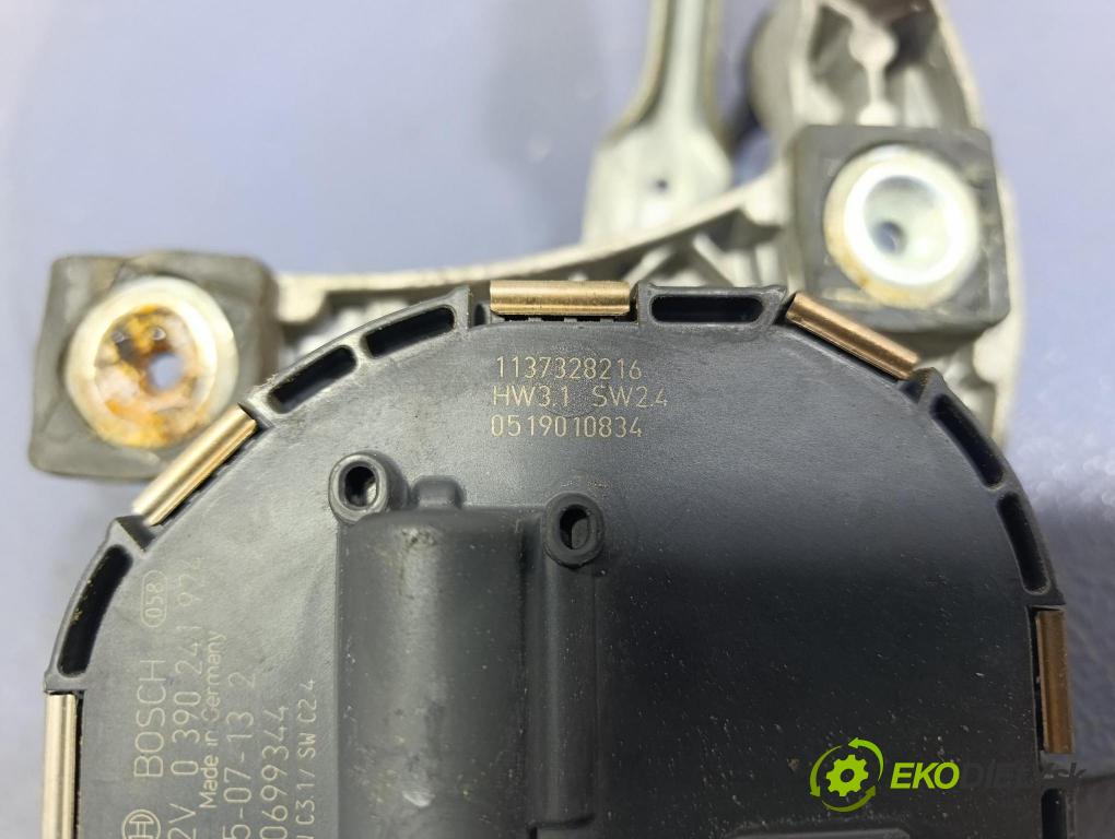 Volvo V50 2005 mechanizmus motor: Stierače: Predné 30699342