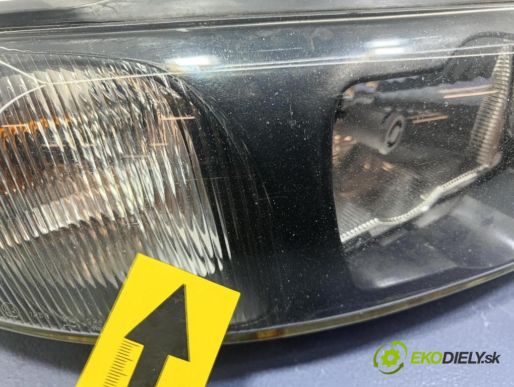 Volvo S60 2004 Reflektor: v pravo: 30655906