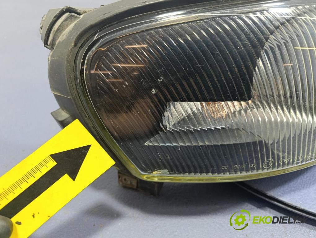 Volvo S60 2004 Reflektor: v pravo: 30655906