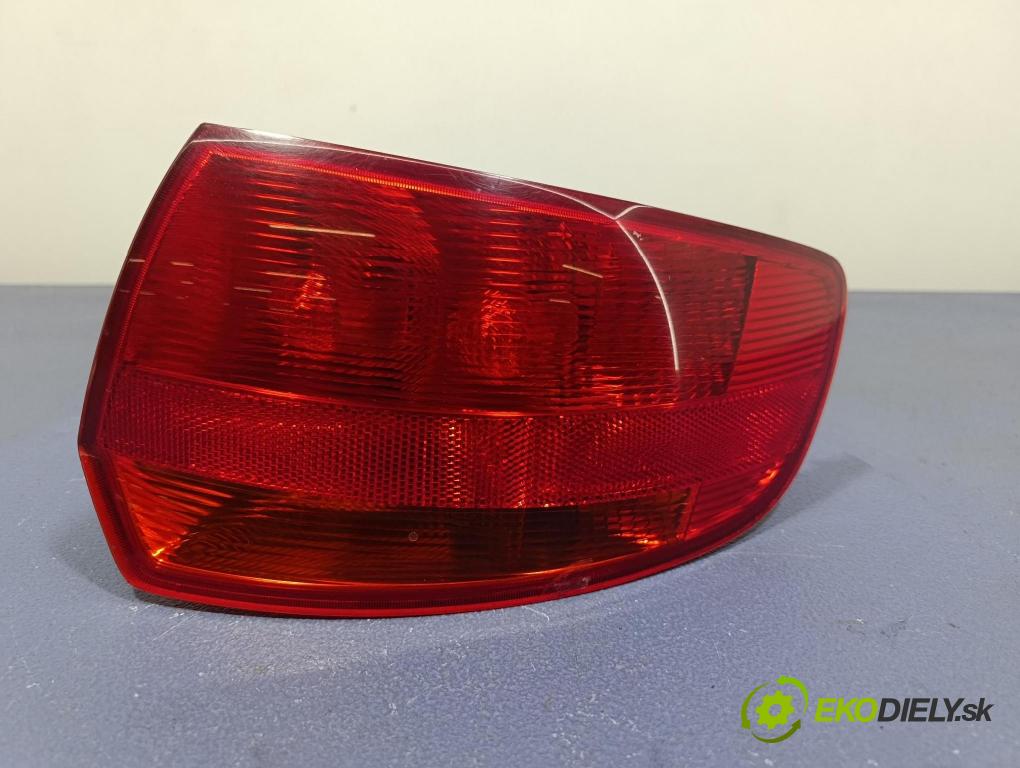Audi A3 2006 svetlo / reflektor zad Prava: Vonkajsia: 8P4945096C