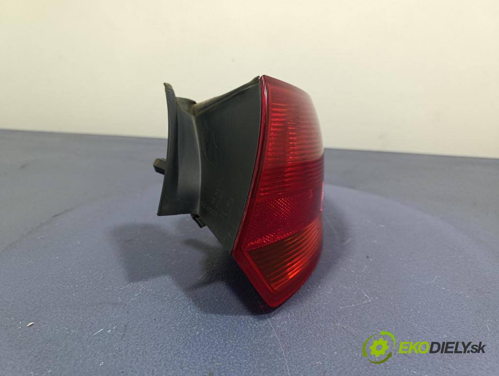 Audi A3 2006 svetlo / reflektor zad Prava: Vonkajsia: 8P4945096C