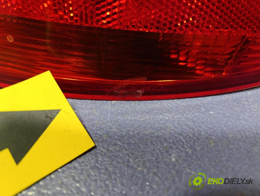 Audi A3 2006 svetlo / reflektor zad Prava: Vonkajsia: 8P4945096C