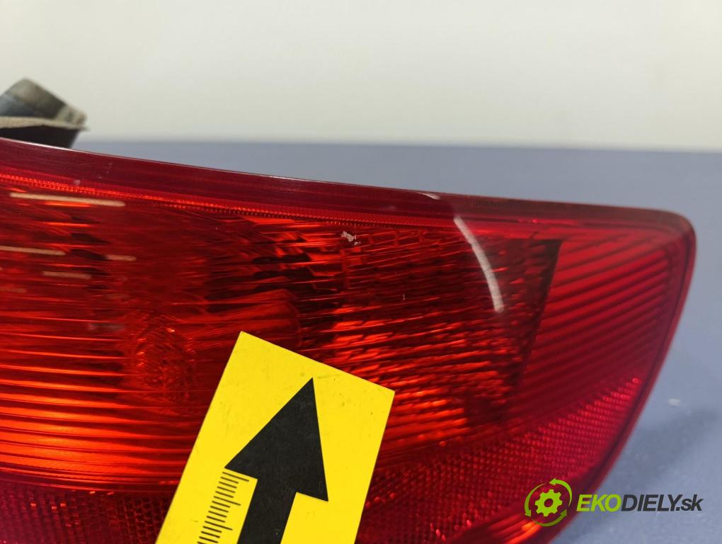 Audi A3 2006 svetlo / reflektor zad Prava: Vonkajsia: 8P4945096C