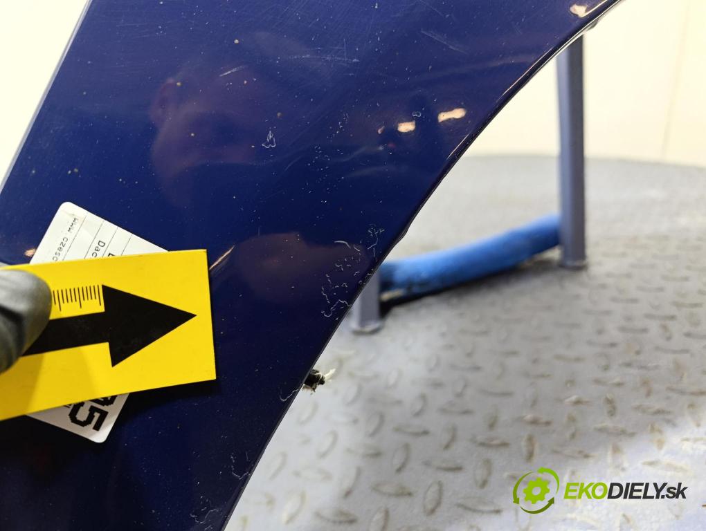 Dacia Sandero 2009 blatník Predné v pravo:
