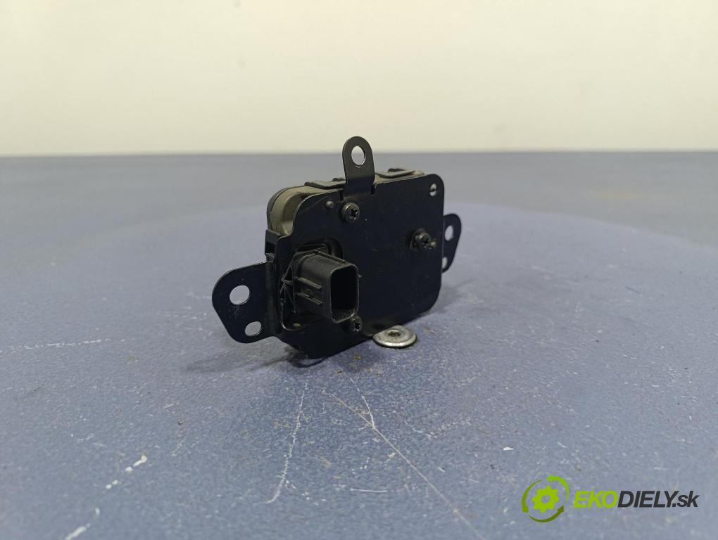 Toyota Rav4 0 Radar: 88210-8552