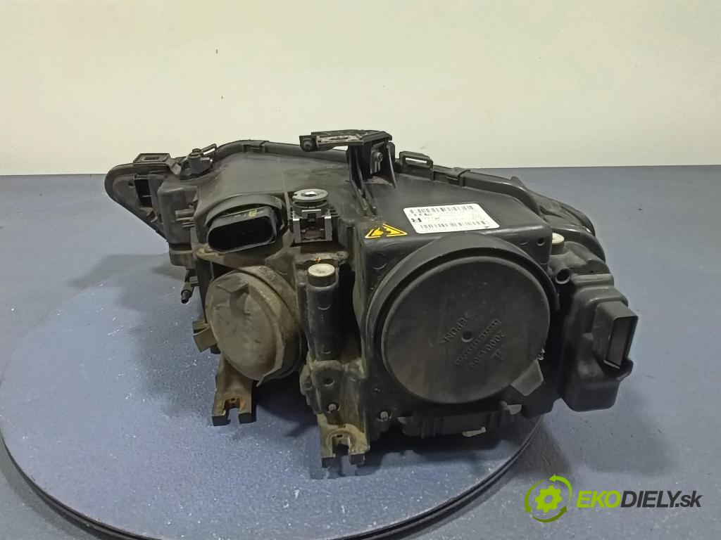 Audi A4 0 Reflektor: v pravo: 8K0941006C