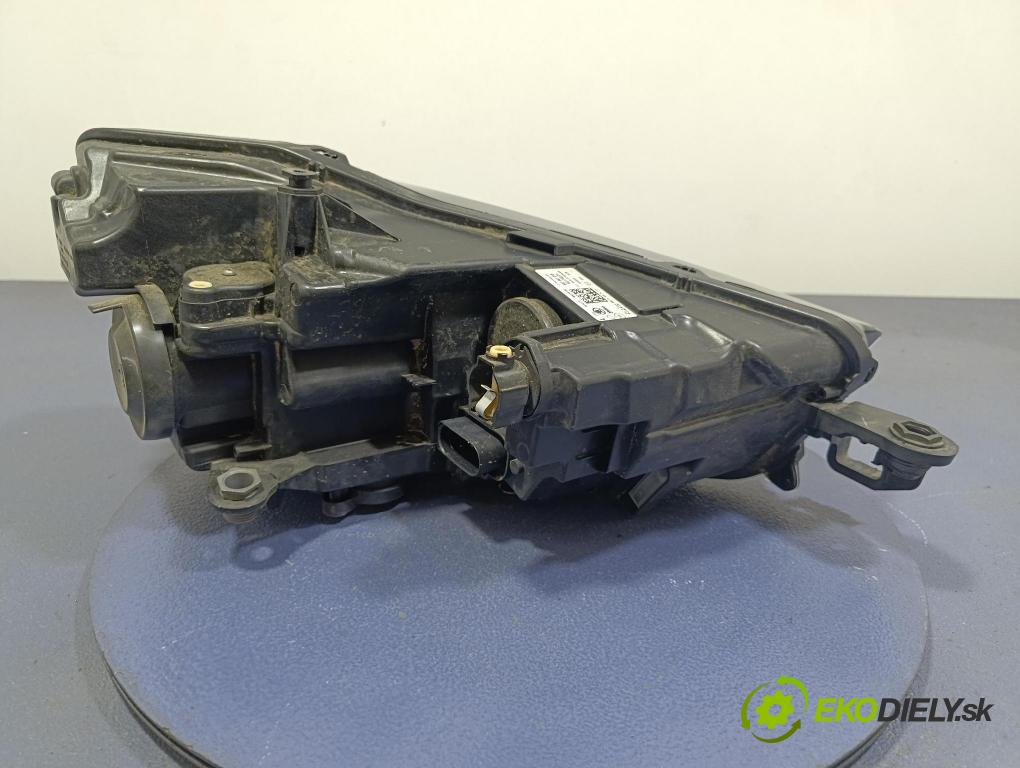 Skoda Scala 0 Reflektor: Vľavo: 657941015