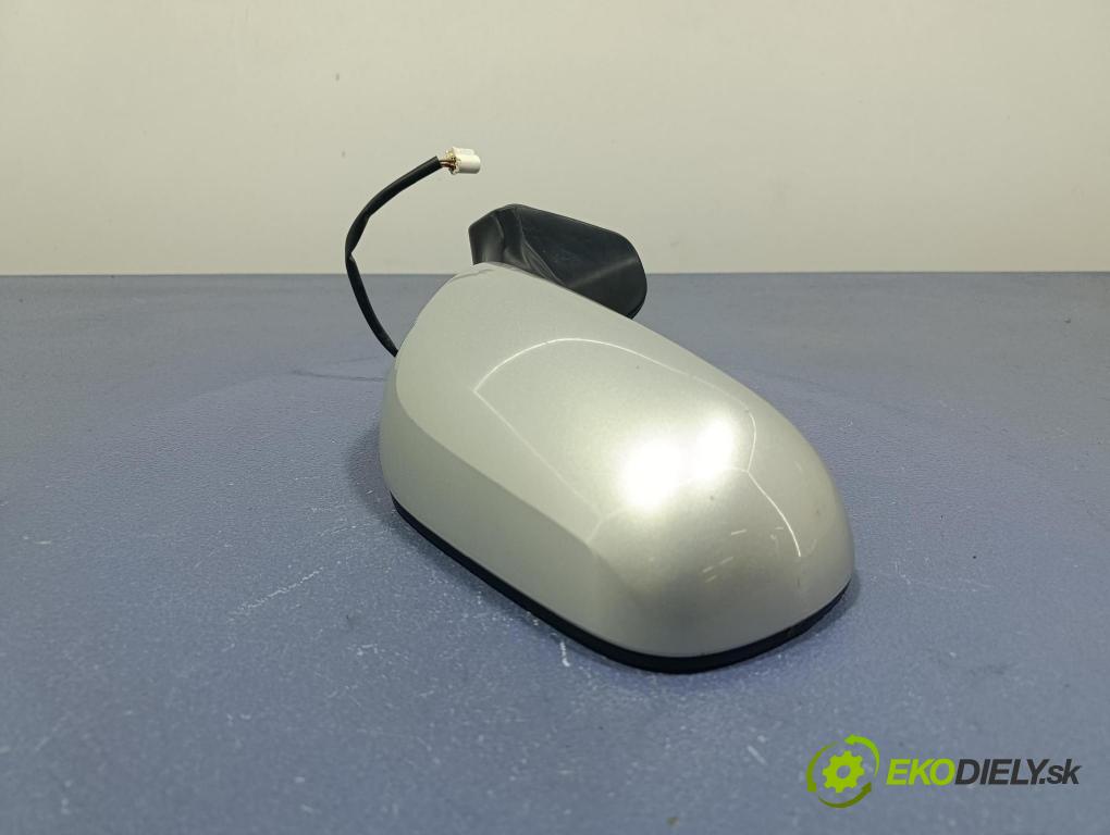 Toyota Auris 2007 zrkadlo pravé