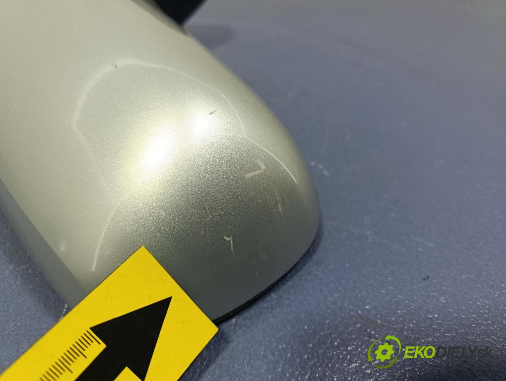Toyota Auris 2007 zrkadlo pravé