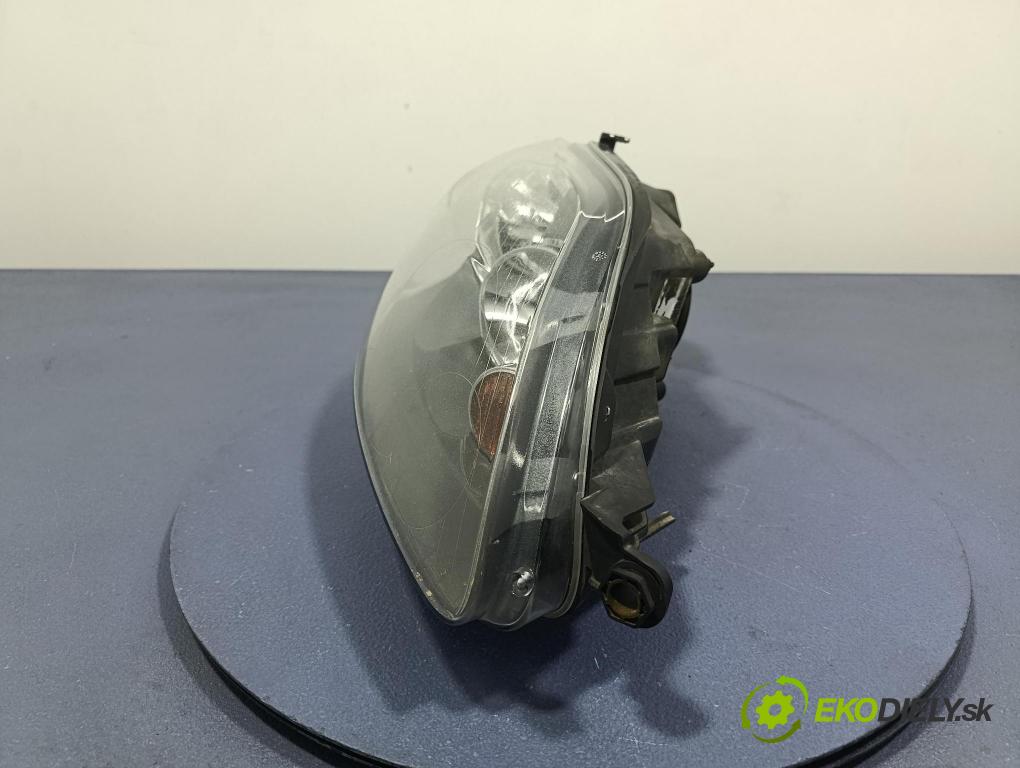 Vw Golf 2008 Reflektor: v pravo: 5M1941006B