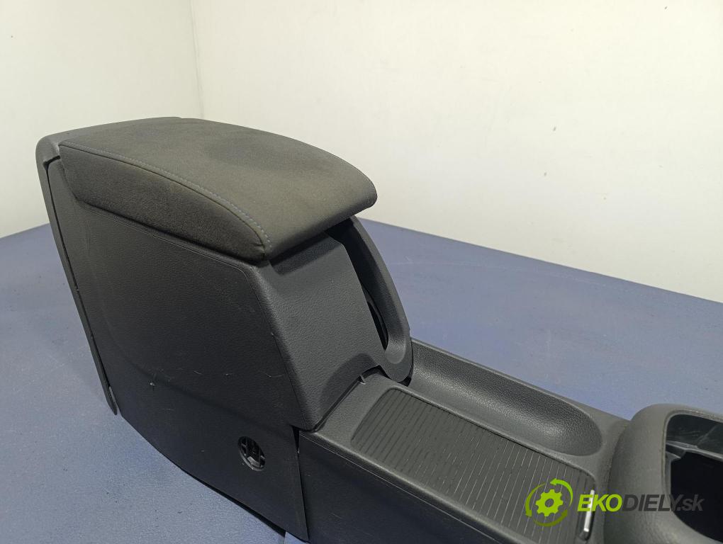 Vw Golf 2008 tunel Stredný: