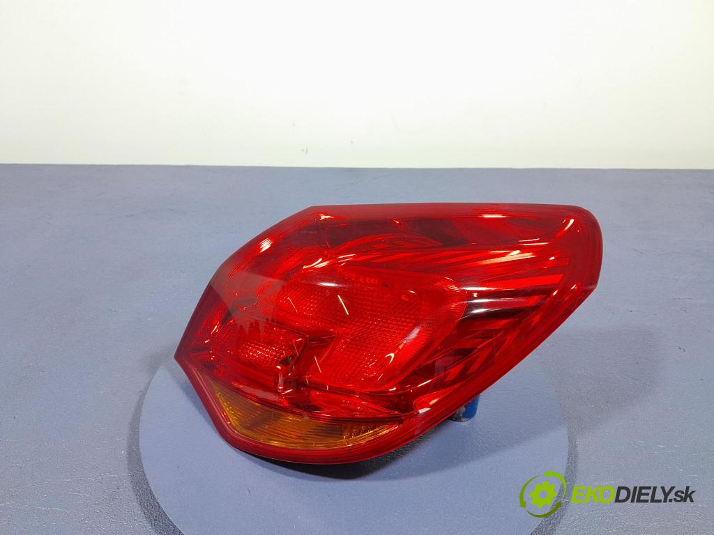 Opel Astra 2015 světlo Zad: Práva: Mimo: 
