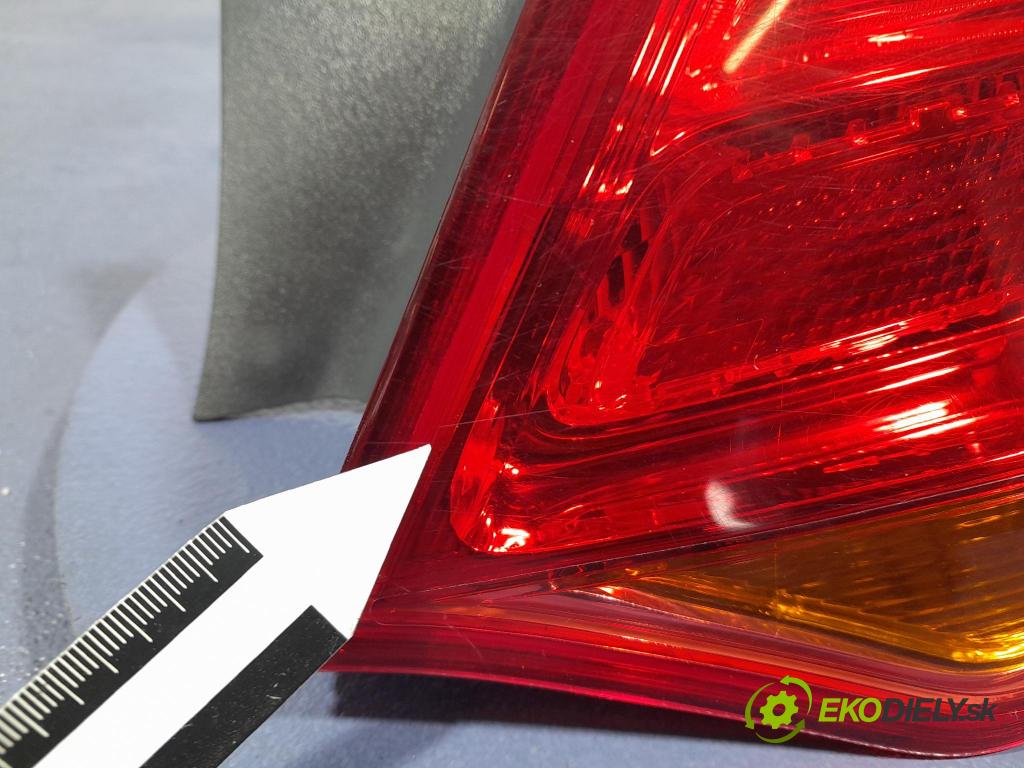 Opel Astra 2015 světlo Zad: Práva: Mimo: