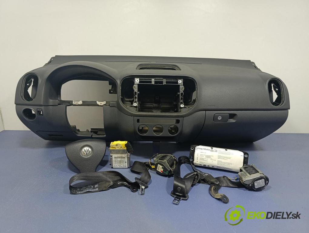 Vw Golf 2008 kokpit,pristrojová doska 5M1858296