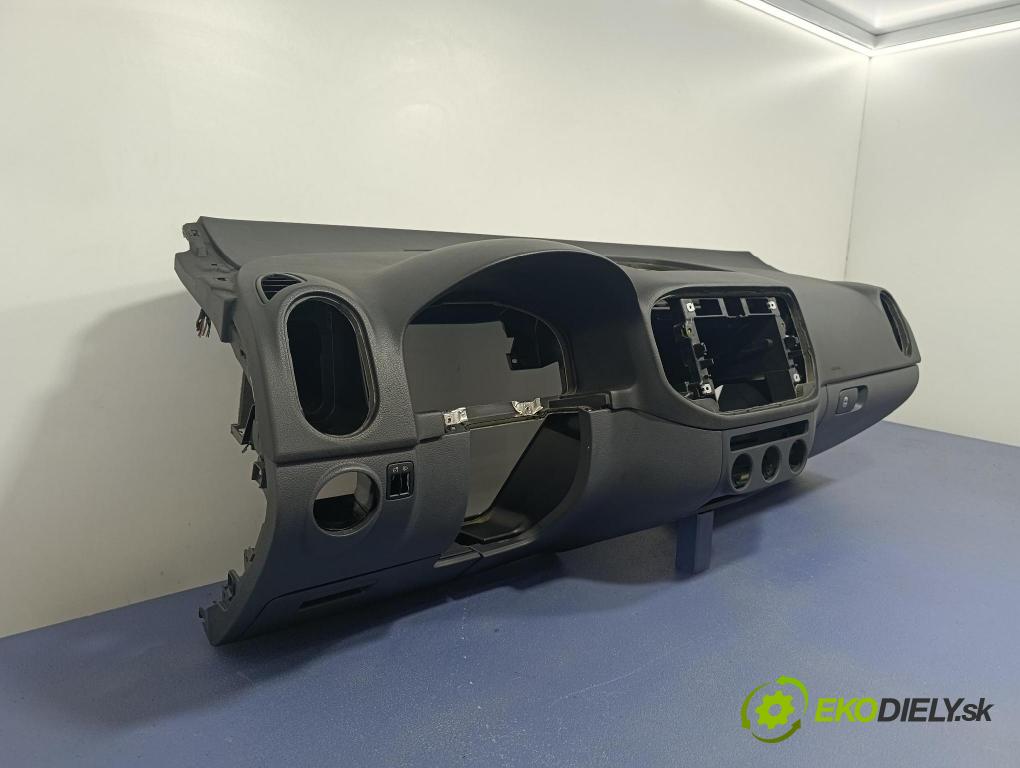 Vw Golf 2008 kokpit,pristrojová doska 5M1858296