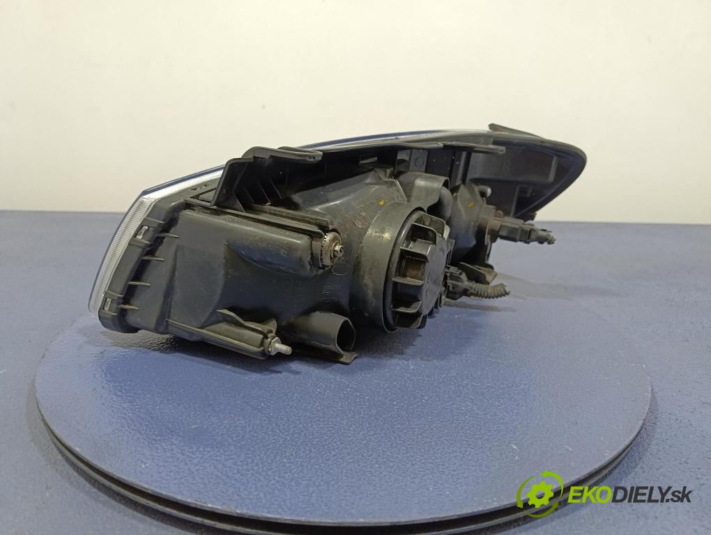 Kia Cerato 2005 Reflektor: v pravo: 223-1122R