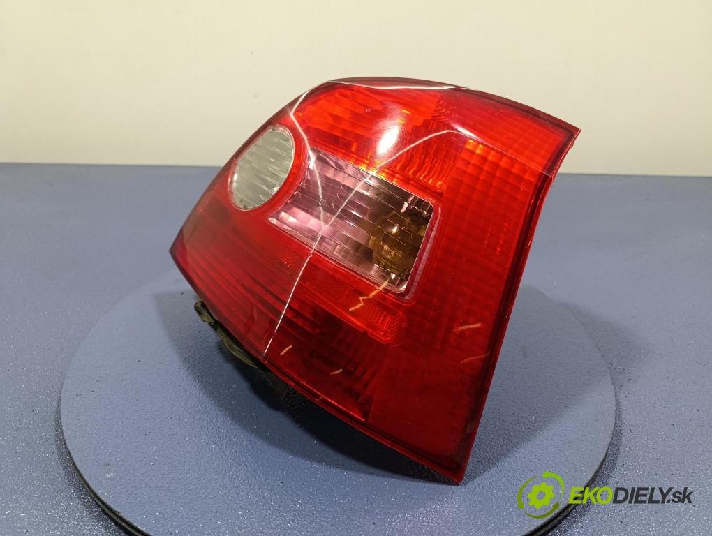 Honda Civic 2003 svetlo / reflektor zad Prava: Vonkajsia: 890228