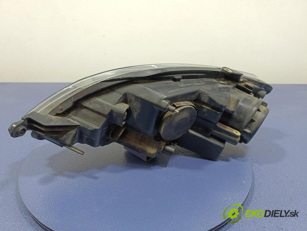 Vw Golf 2005 Reflektor: v pravo: 441-1198R