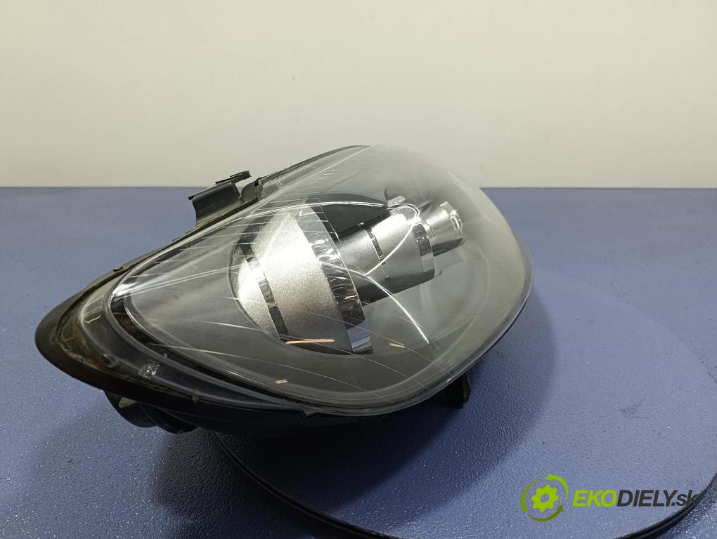 Vw Golf 2005 Reflektor: v pravo: 441-1198R