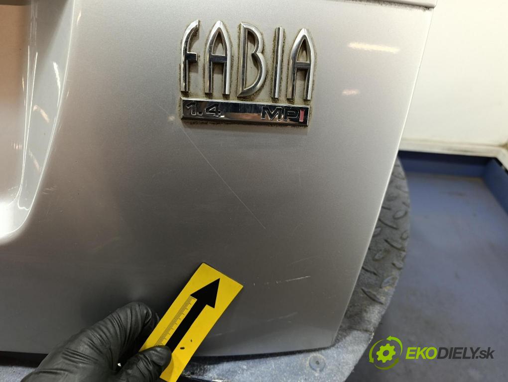 Skoda Fabia 0 zadna dveře kufra: kufra:
