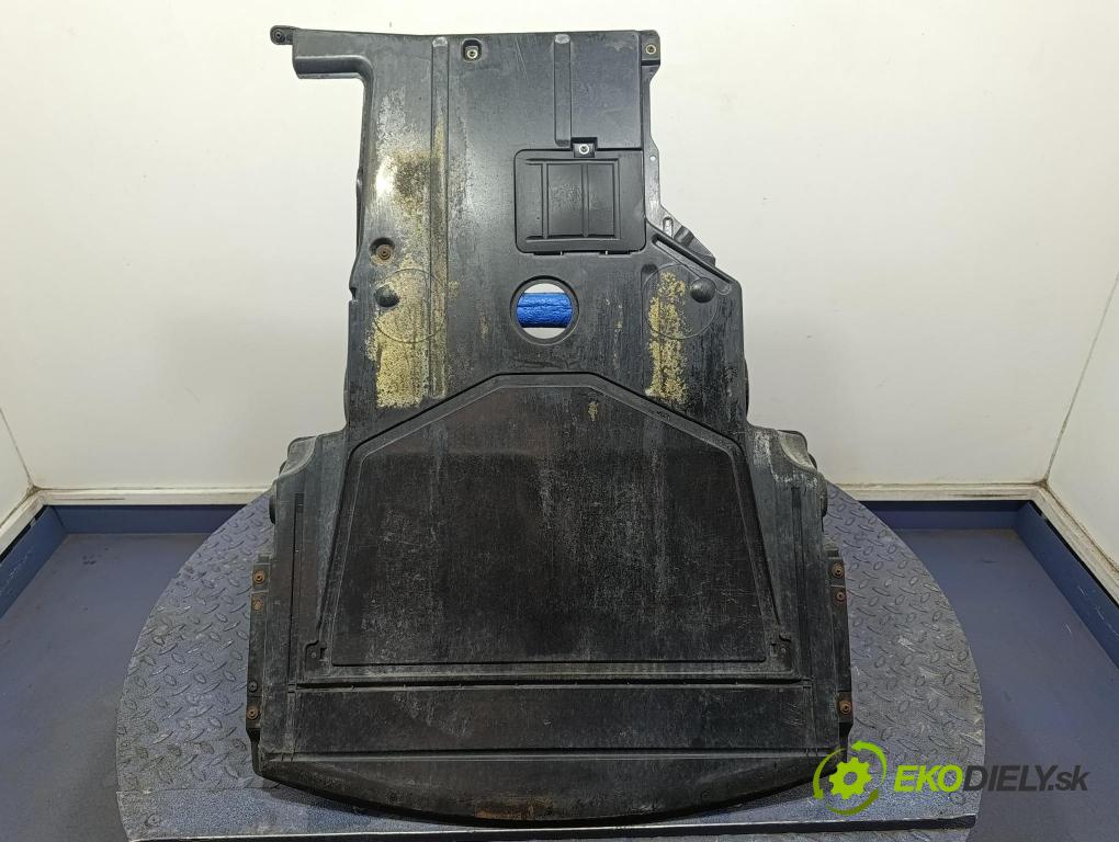 Bmw Seria 3 2000 kryt Plast: podvozek: 8193818