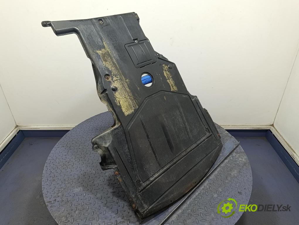 Bmw Seria 3 2000 kryt Plast: podvozek: 8193818