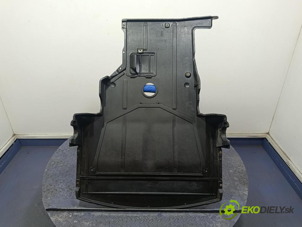 Bmw Seria 3 2000 kryt Plast: podvozek: 8193818
