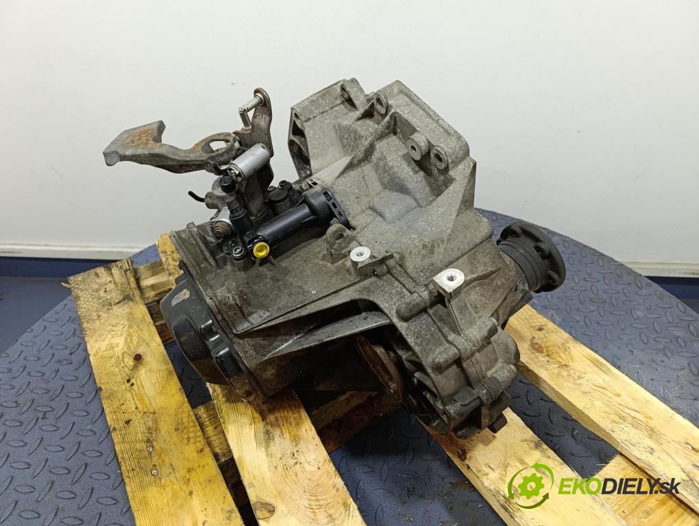 Vw Golf 2005 prevodovka Manualna FXQ