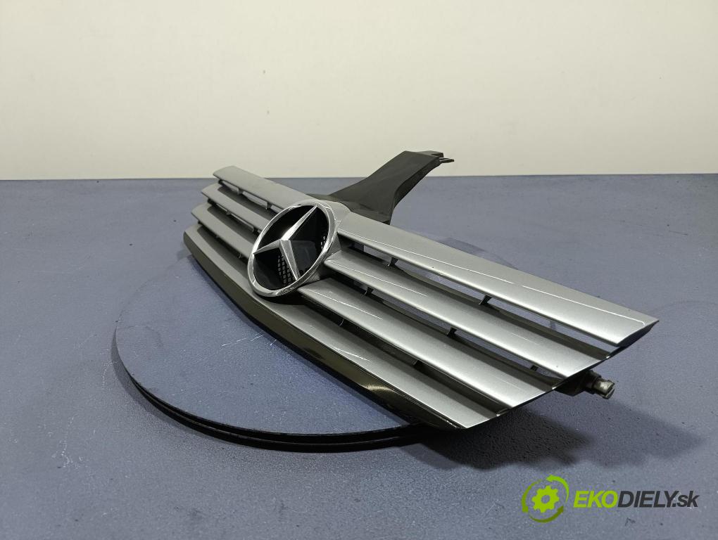 Mercedes C-klasa 2003 mřížka / Gril: A2038800383