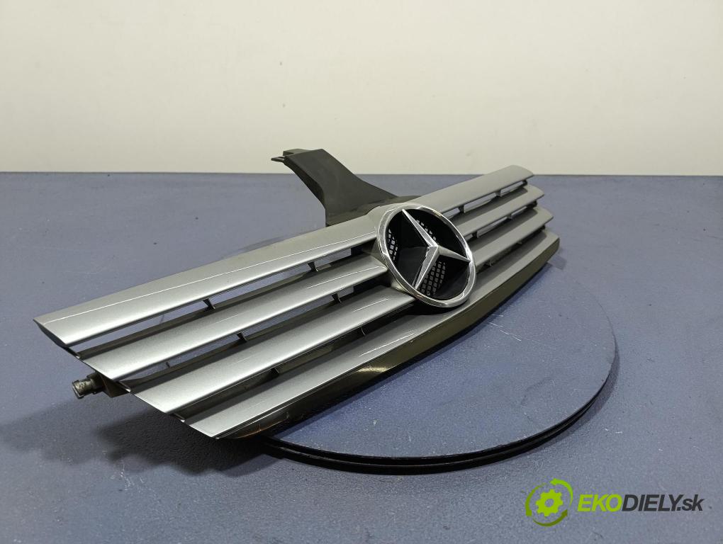 Mercedes C-klasa 2003 mřížka / Gril: A2038800383