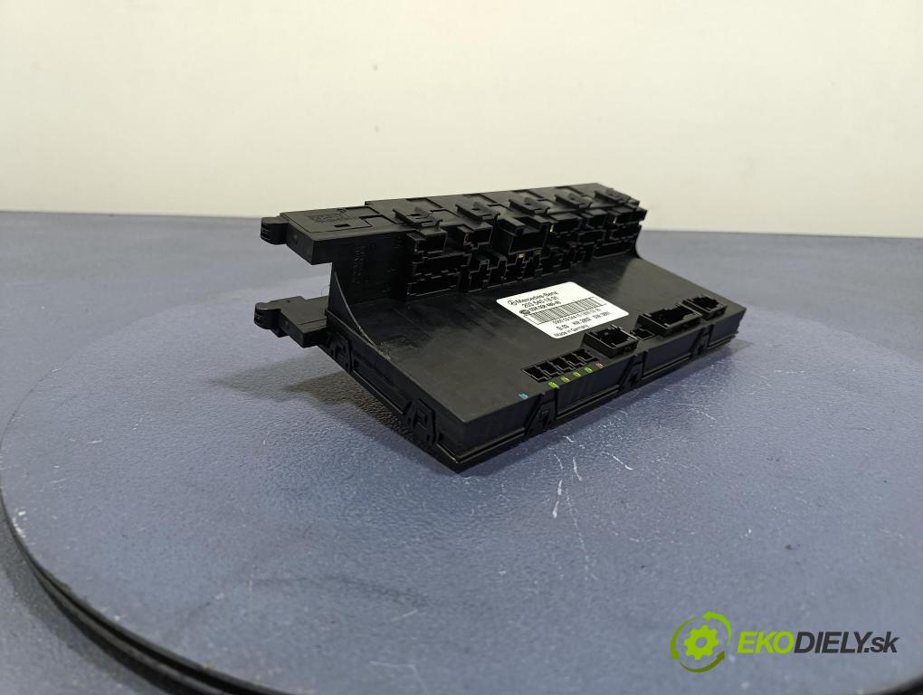 Mercedes C-klasa 2003 skříňka Pojistky 2035451801