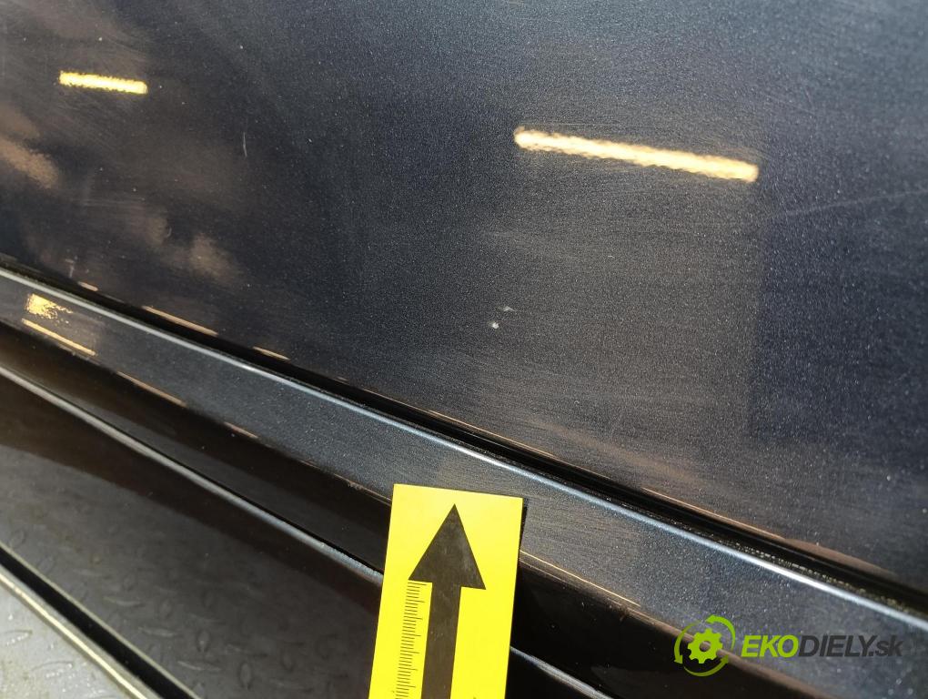 Mercedes C-klasa 2003 dvere Predné Vľavo: