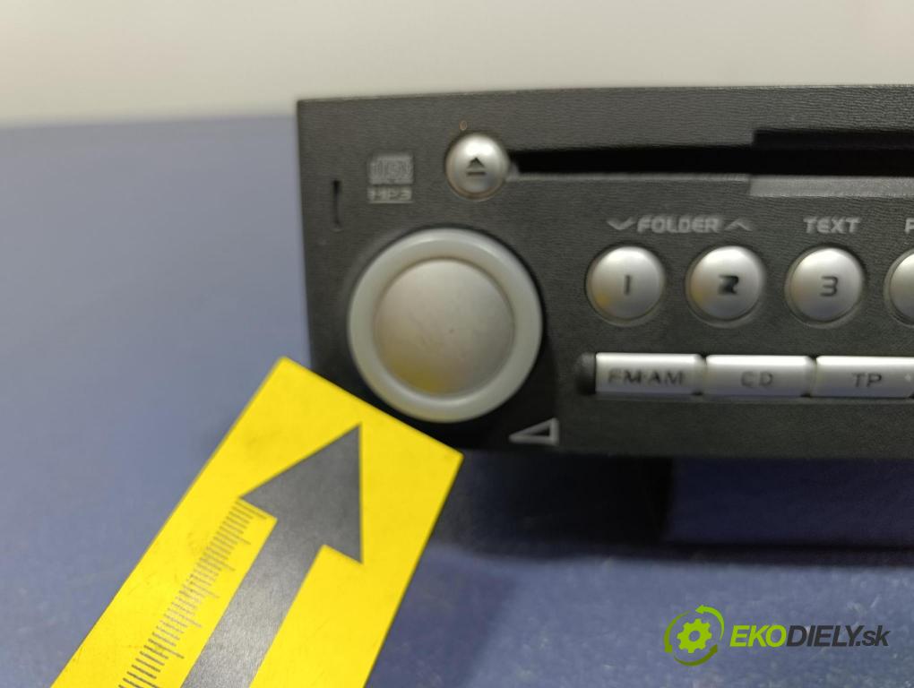 Mitsubishi Colt 2006 Radio I Navigace: 8701A150HA