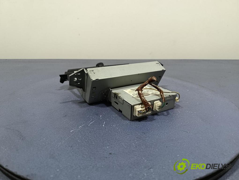 Toyota Avensis 2003 displej Radio / GPS 86110-05020